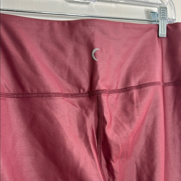 Zyia Red Metallic Light N Tight High Rise 7/8 - Picture 2 of 5